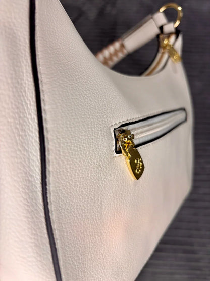 Bolsa Feminina Hobo Estruturada com Alça Trançada e Detalhes Dourados Modelo Brisa de Búzios