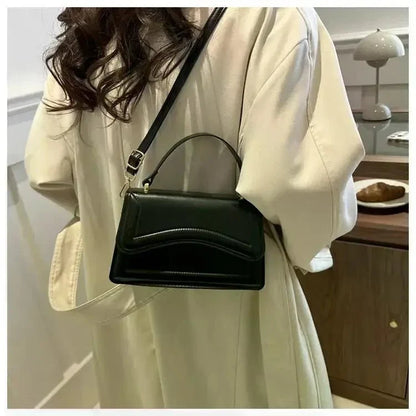 Bolsa Feminina Transversal com Design Estruturado Modelo Belle Époque